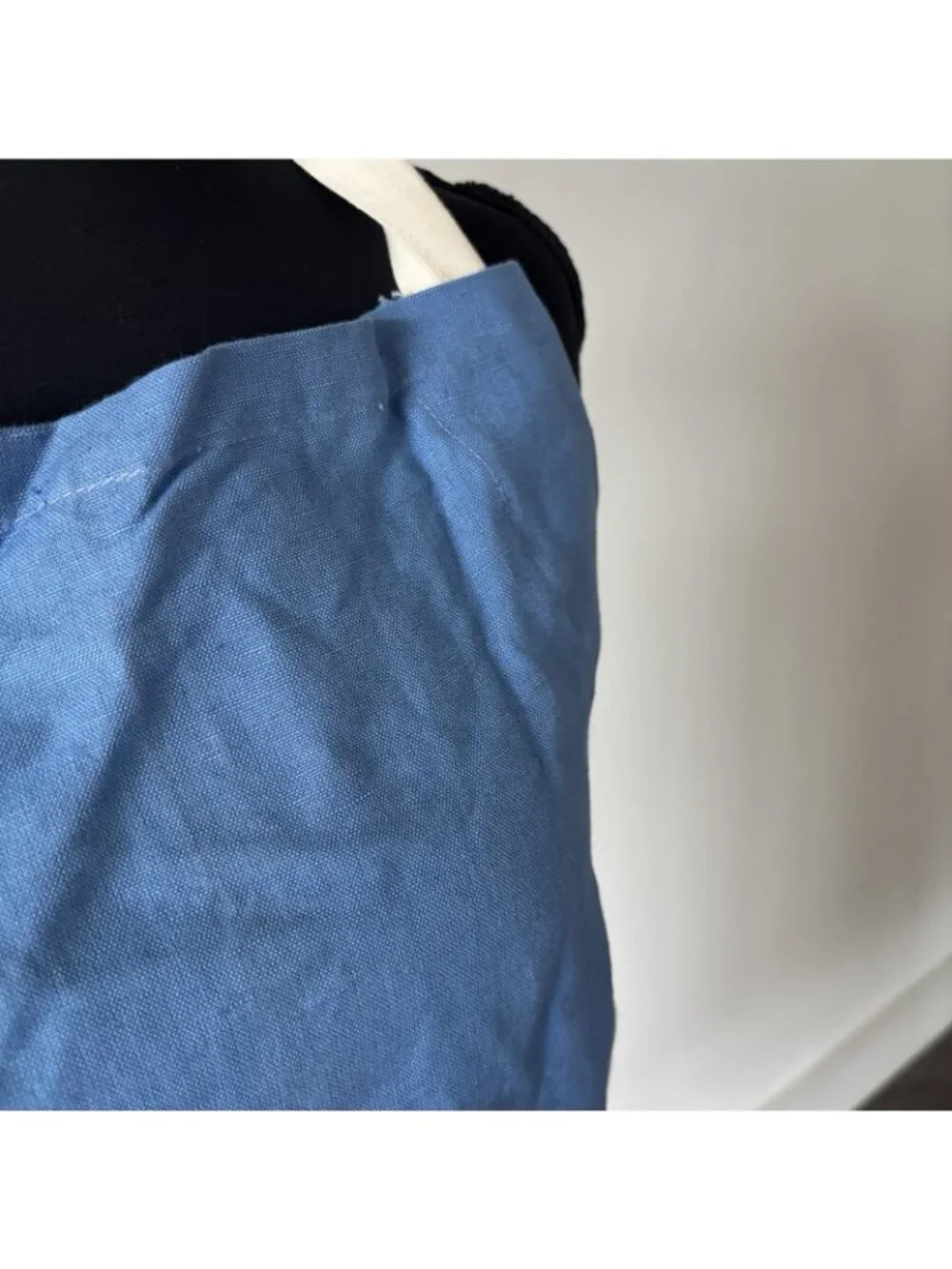 100% Linen Apron Made In India Blue Pockets ONE SIZE FITS MOST Farm Cottage NWT‎